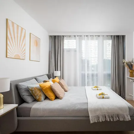 Apartament Gold Premium 950 M To Station Parking *