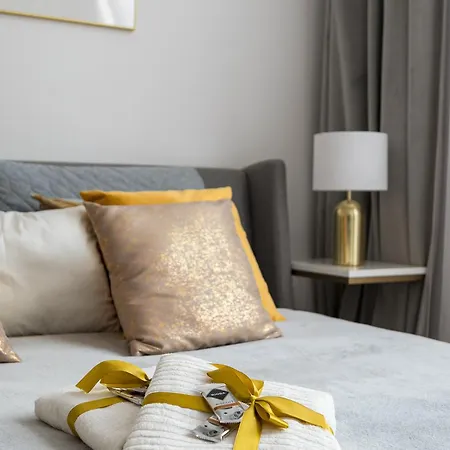Gold Premium 950 M To Station Parking Apartament