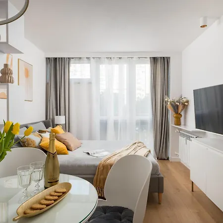 Gold Premium 950 M To Station Parking Warszawa